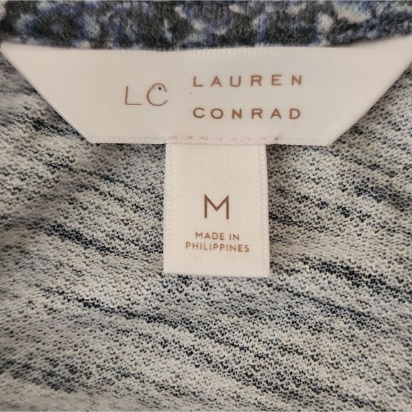 Lauren Conrad Blue Floral Knit Top with Lace Hem & Back Bow Size Medium NWT - Picture 3 of 6